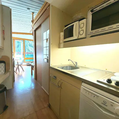 En Station Avec Balcon Et Wifi Gratuit *